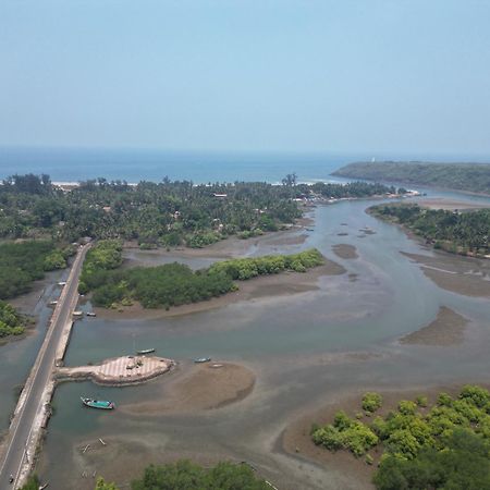 The Mangrove Hotel Achra Buitenkant foto